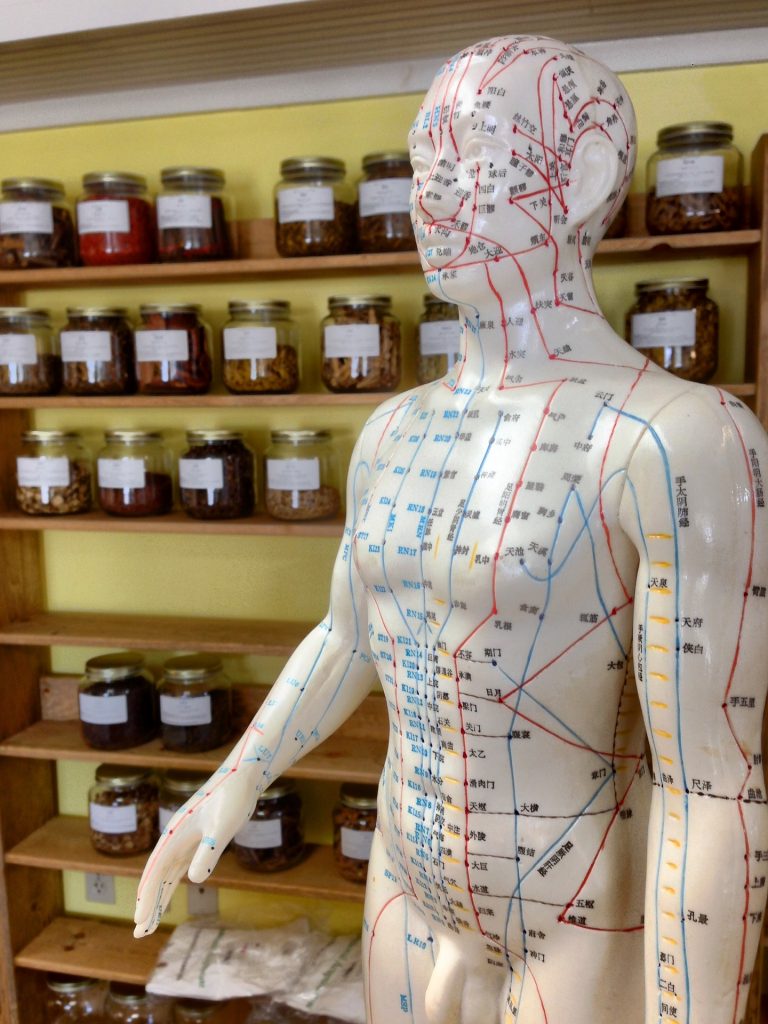 Acupuntura, técnica de la Medicina Tradicional China con reconocimiento internacional
